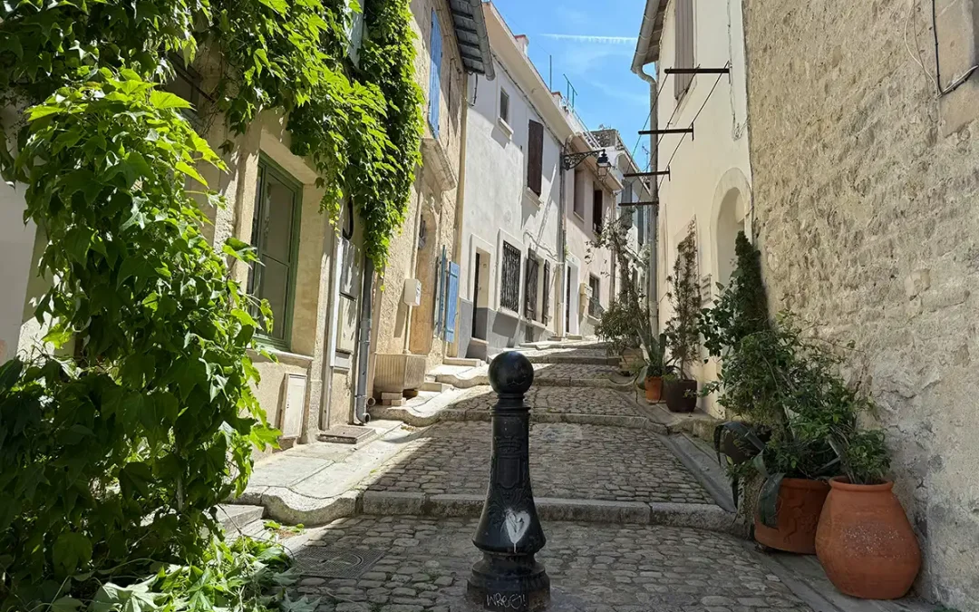 Chauffeur VTC Lourmarin : Réservez votre transport privé dans le Luberon 84